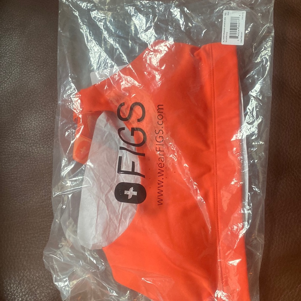 Figs NWT women's Sunset Orange Performance Underscrub Sport Bra